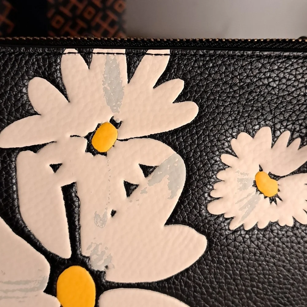 Coach NWTs Small Wristlet With Floral Print - Picture 10 of 10